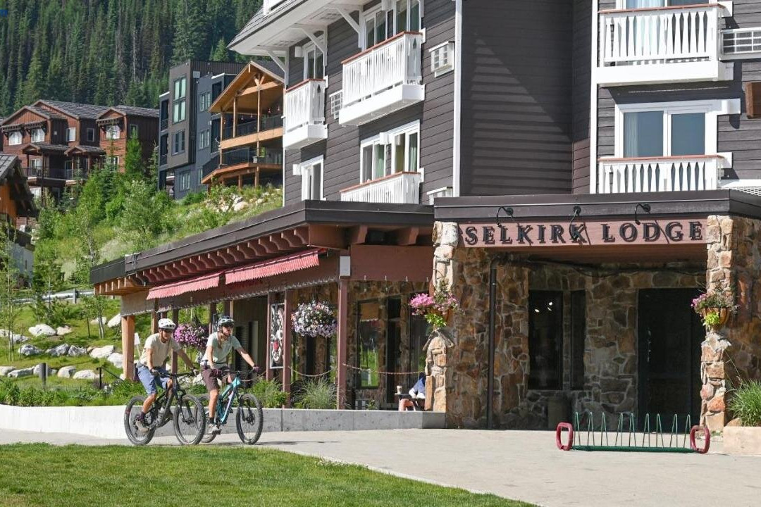 Selkirk Lodge