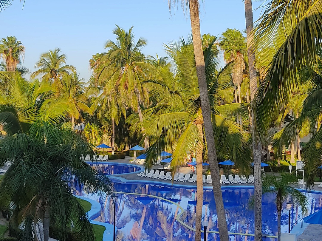 布塞里亚斯的Grand Decameron Complex, A Trademark 全包酒店主图