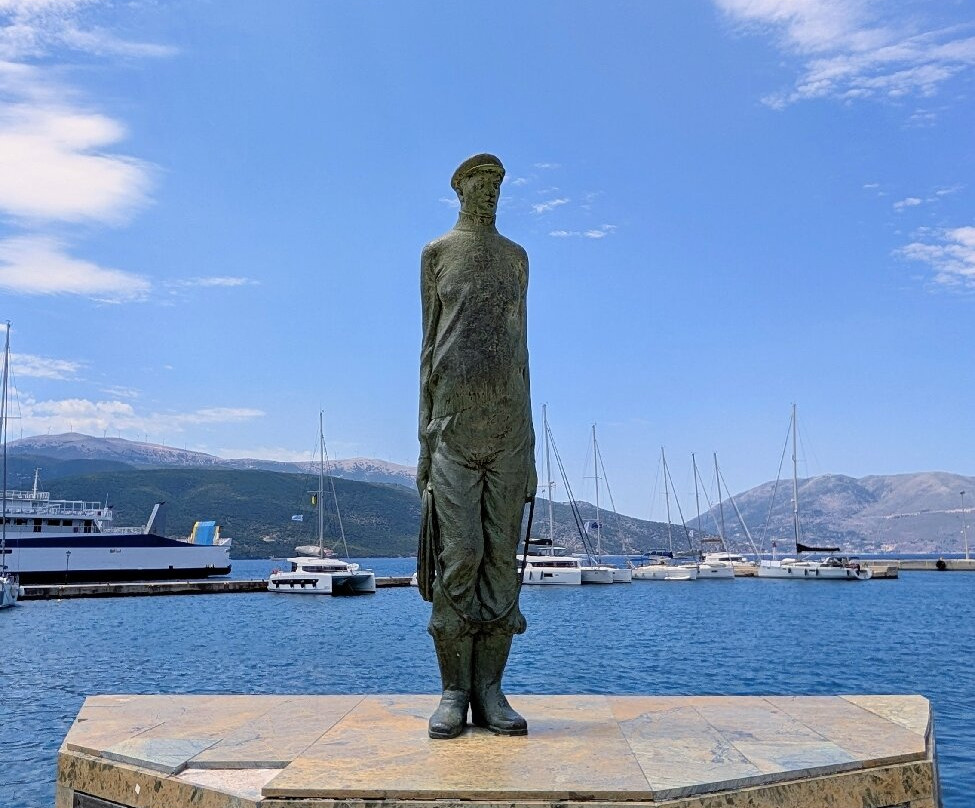 Fisherman Statue-萨米必去景点