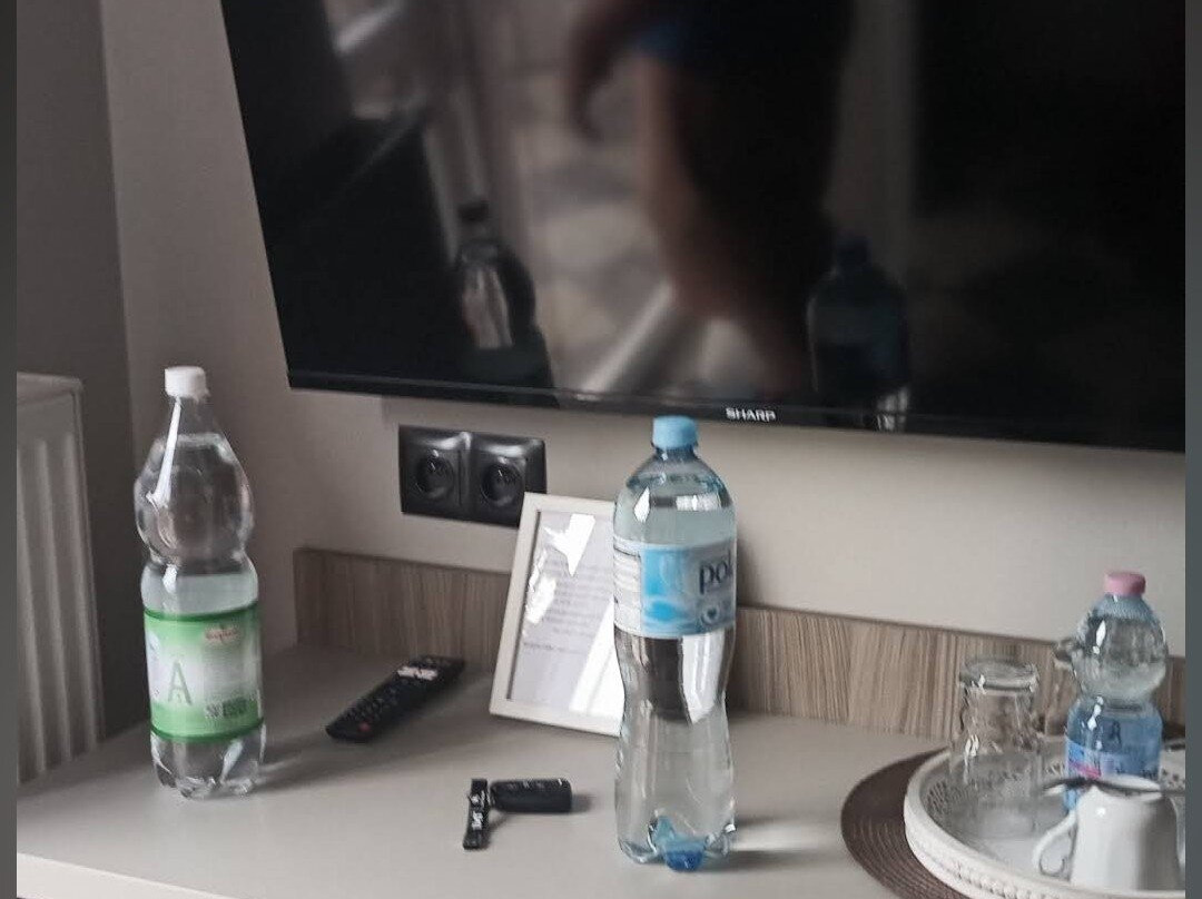 珀柯杰戈瑟林贾姆酒吧旅馆主图