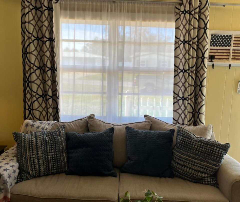 Happy Rest Stop House