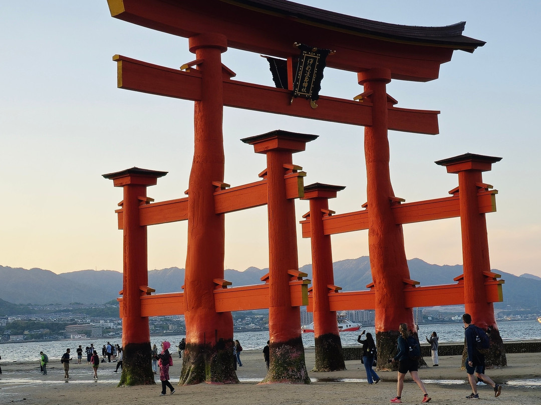 Itsukushima Shrine Torii-廿日市市必去景点