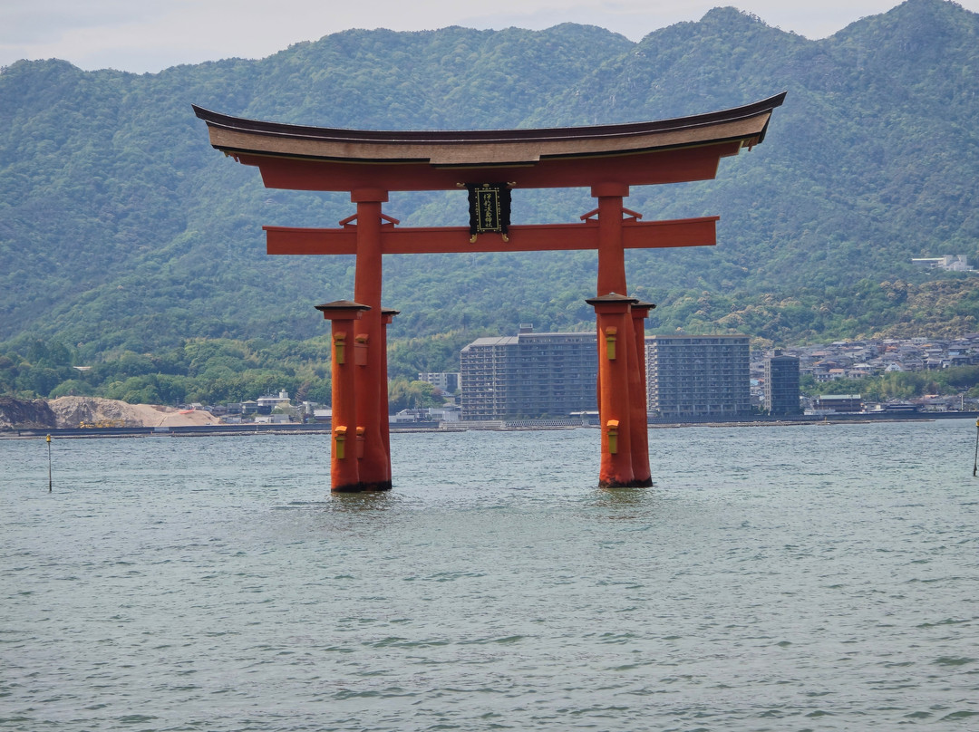 Itsukushima Shrine Torii-廿日市市必去景点