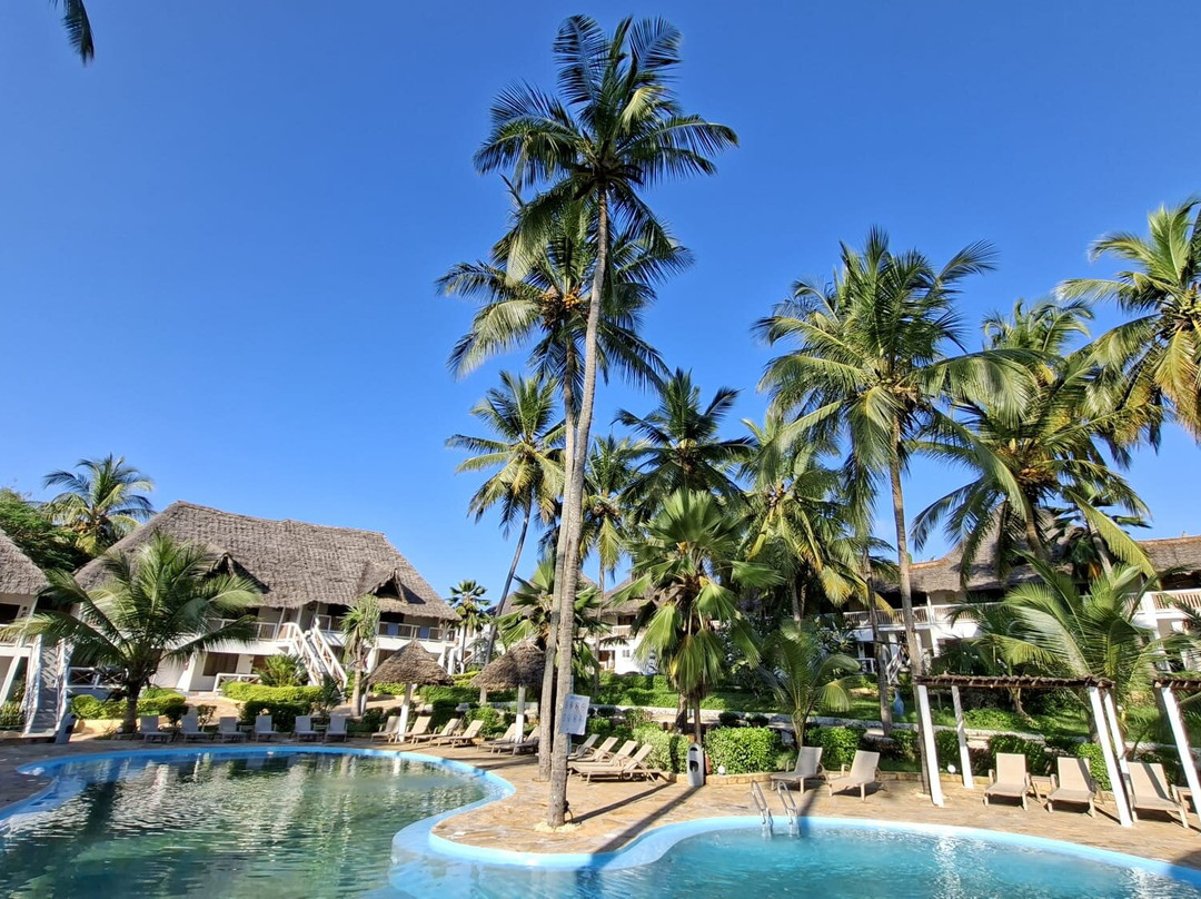 Paradise Beach Resort & Spa主图