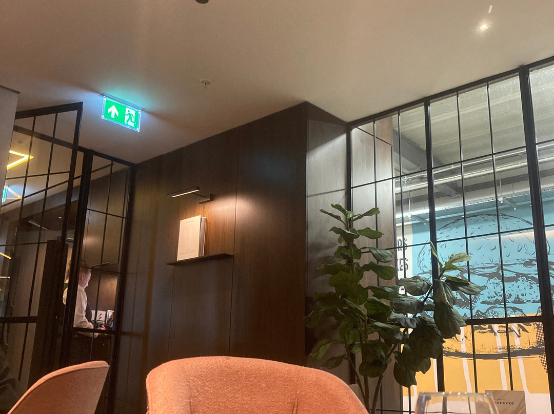 No1 Lounge at Luton Airport-卢顿必去景点