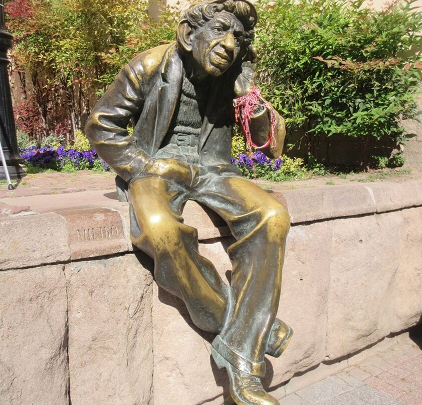 Statue of Milyo the Crazy-普罗夫迪夫必去景点