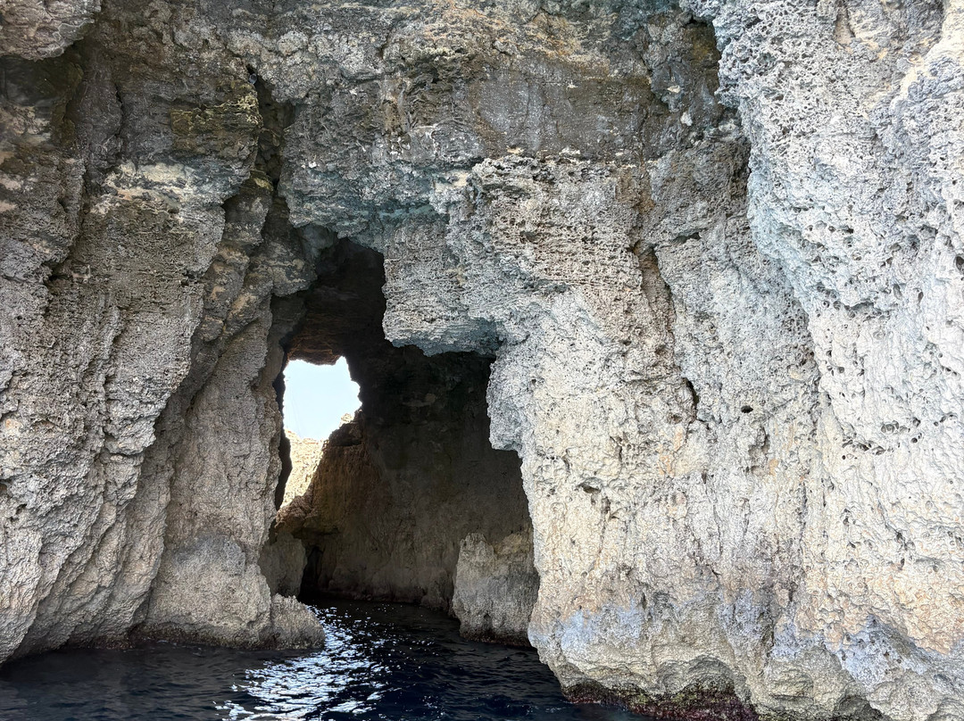 Santa Maria Caves-Comino必去景点