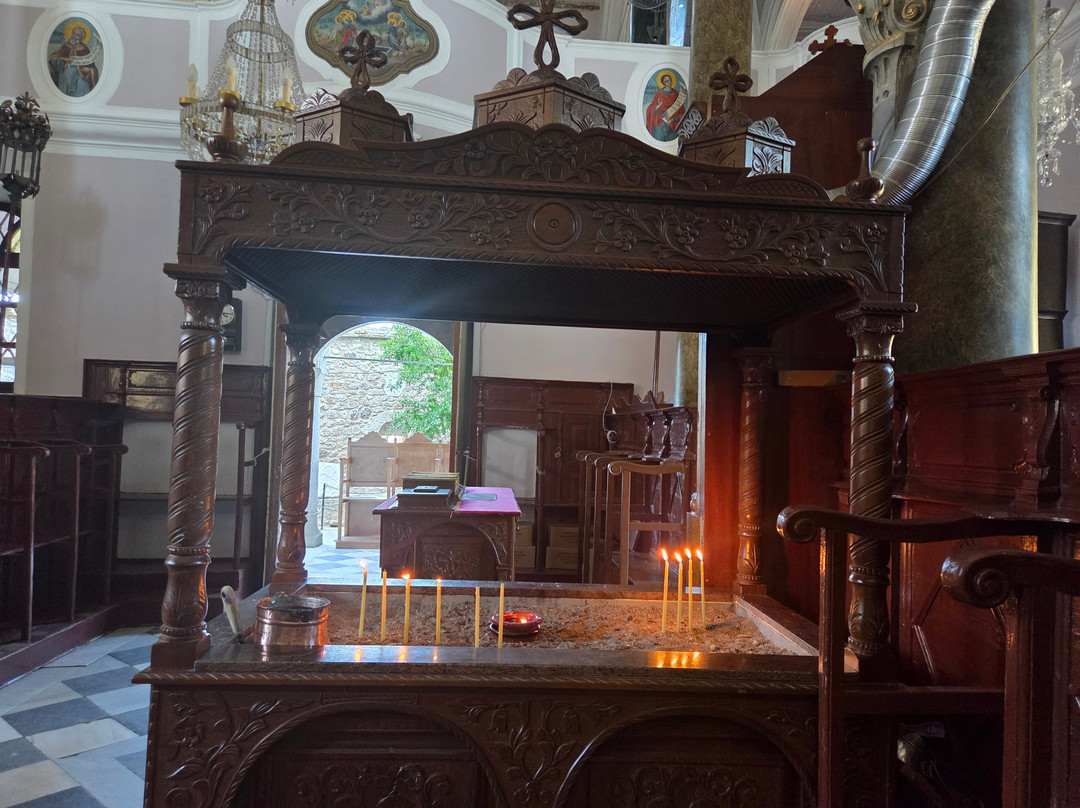 Panagia Glykofilousa-Petra必去景点