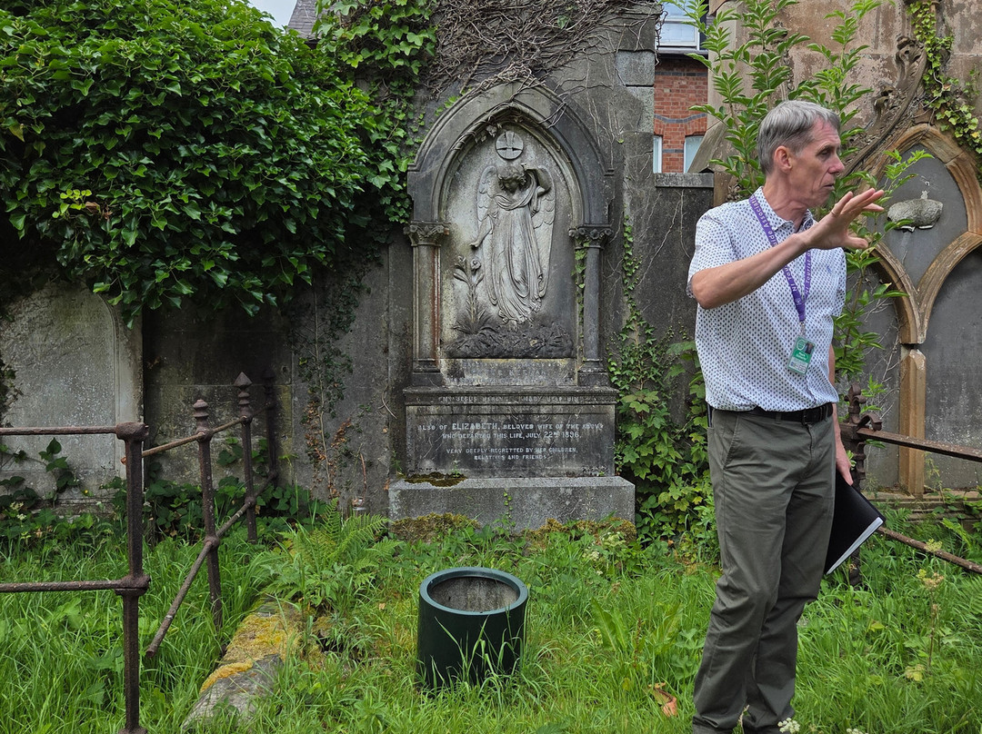 Friar's Bush Graveyard Cemetery Tours-贝尔法斯特必去景点