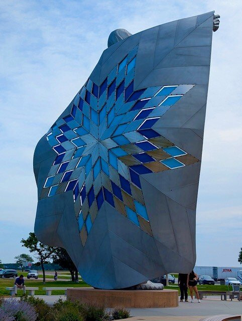 Dignity of Earth and Sky-Chamberlain必去景点