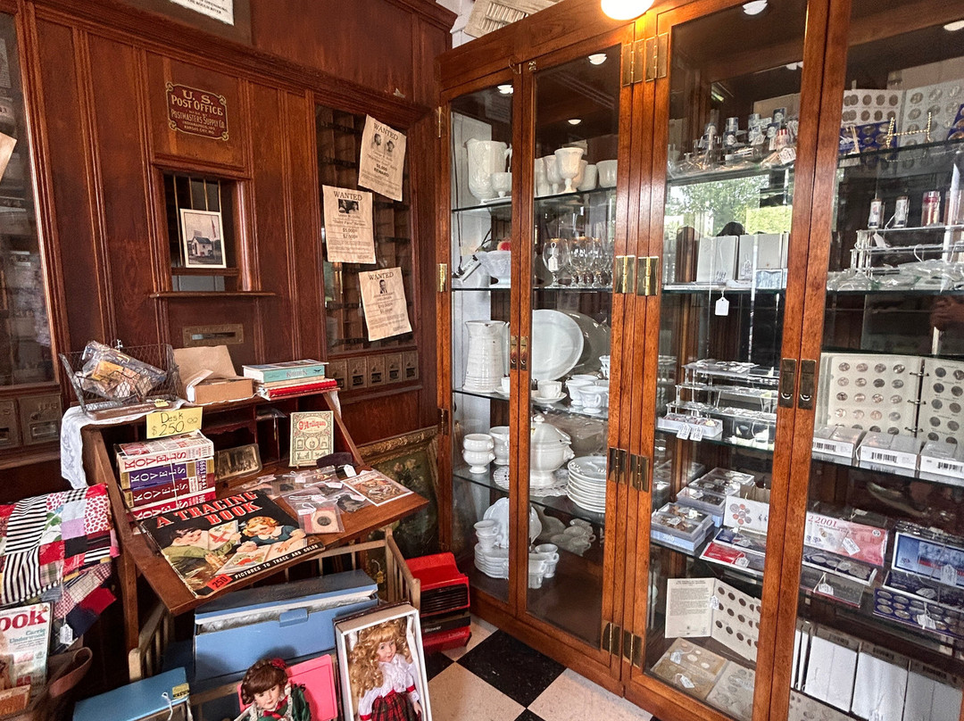 Twin Lakes Antique Mall-Gilbertsville必去景点