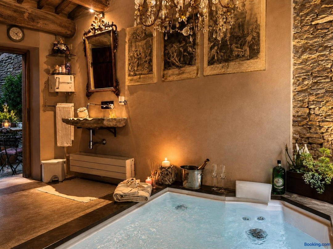 Borgo di Beppe & Gloria