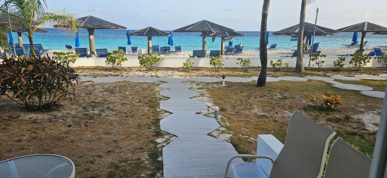 梭奥海湾别墅酒店-旅行者