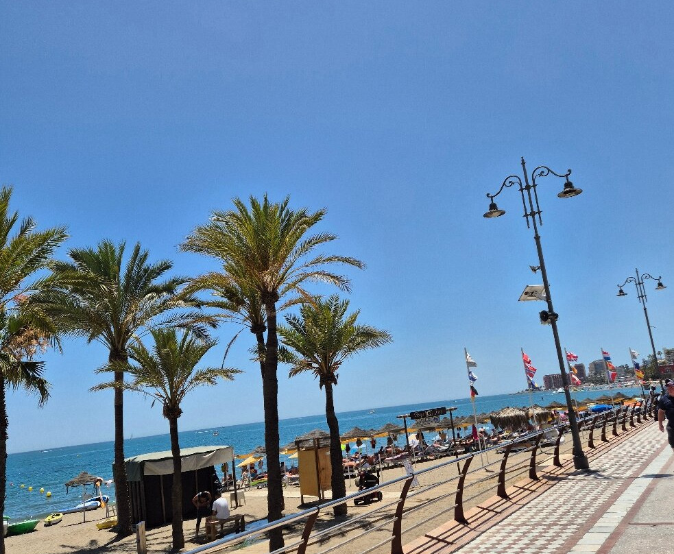 Playa de la Carihuela-托雷莫里诺斯必去景点