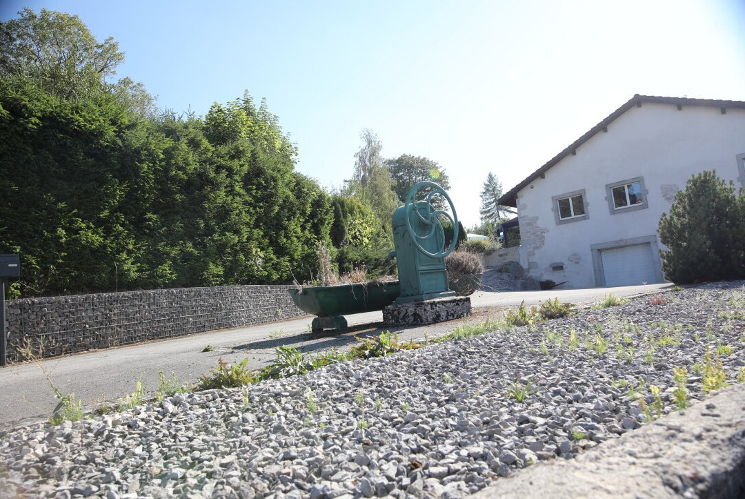 La pompe à chapelet « Sauzay Frères »-Saint-Laurent-en-Grandvaux必去景点