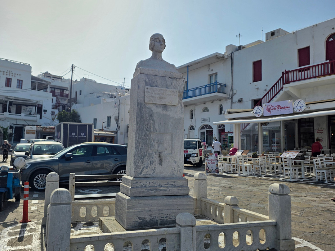 Manto Mavrogenous Square-米克诺斯镇必去景点