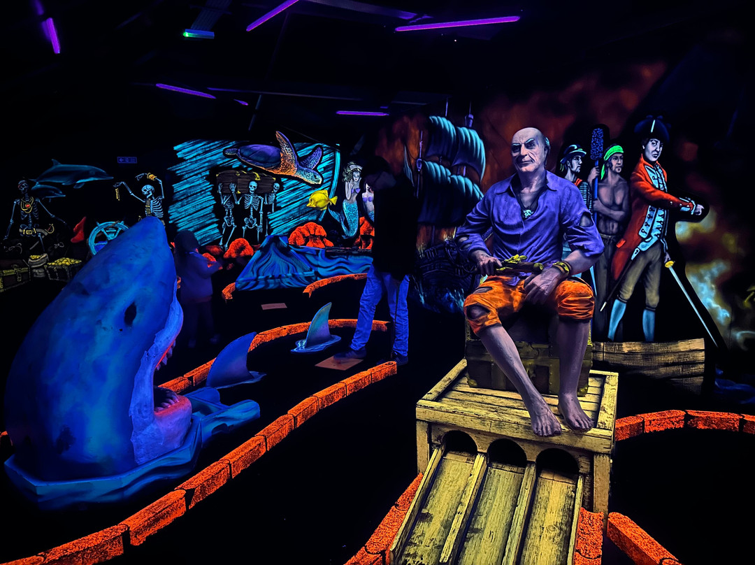 Jungle Paradise and Oceans Paradise Adventure Golf-奇切斯特必去景点