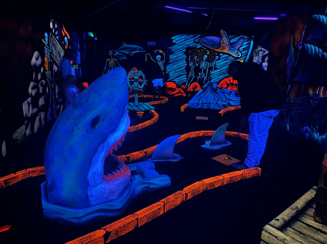 Jungle Paradise and Oceans Paradise Adventure Golf-奇切斯特必去景点