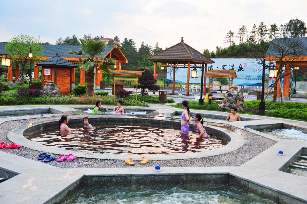 湘电灰汤温泉山庄-官方