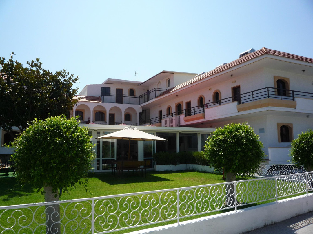 Anixis Apartments