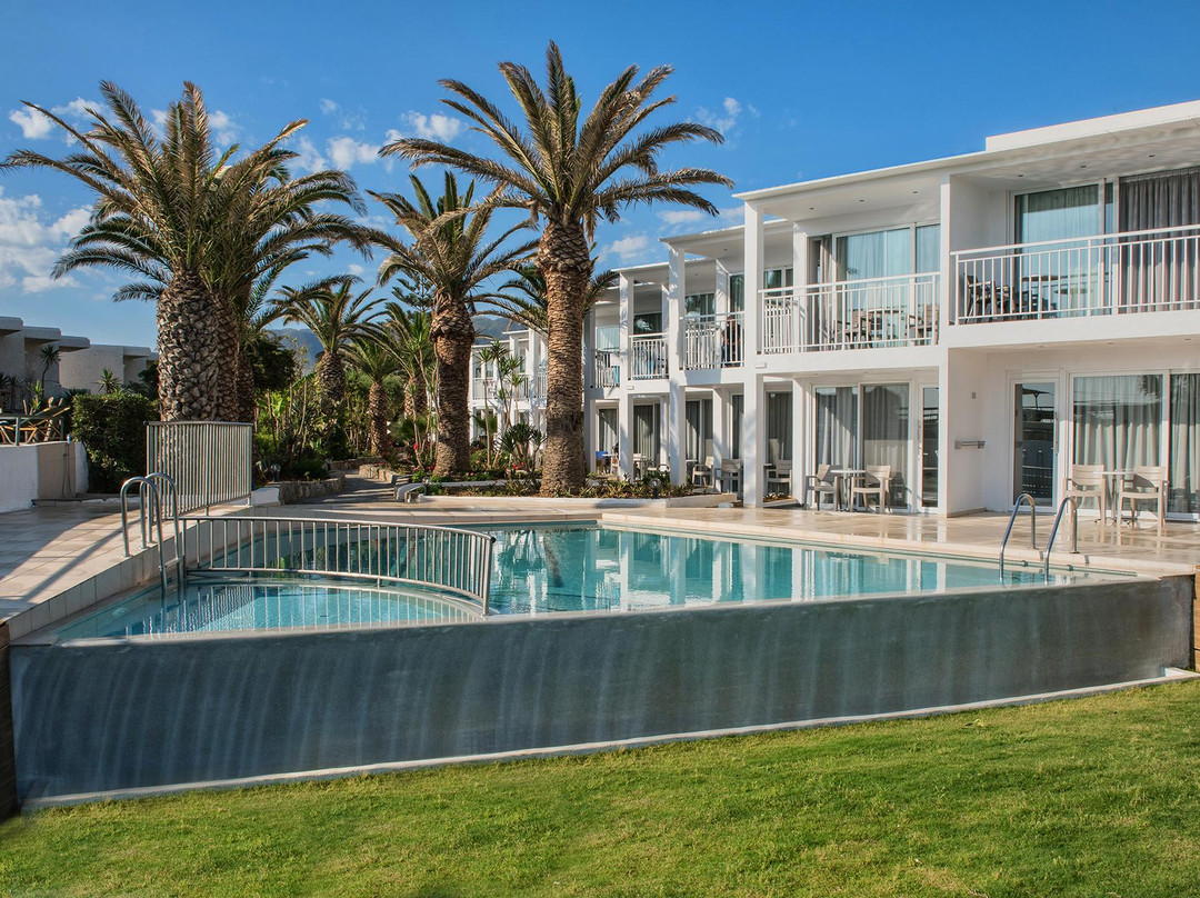 Happy Days Hotel and Bungalows