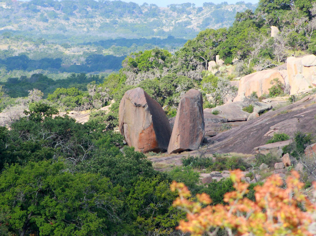 Enchanted Rock Fissure景点图片