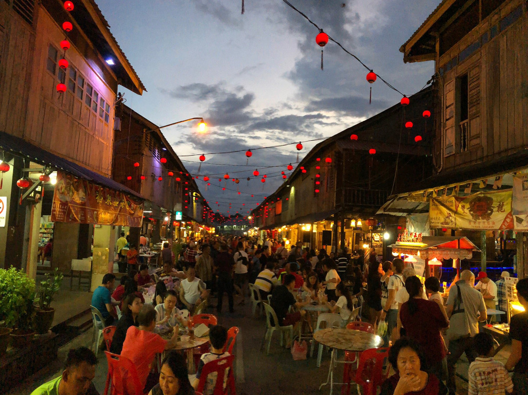 Siniawan Night Market