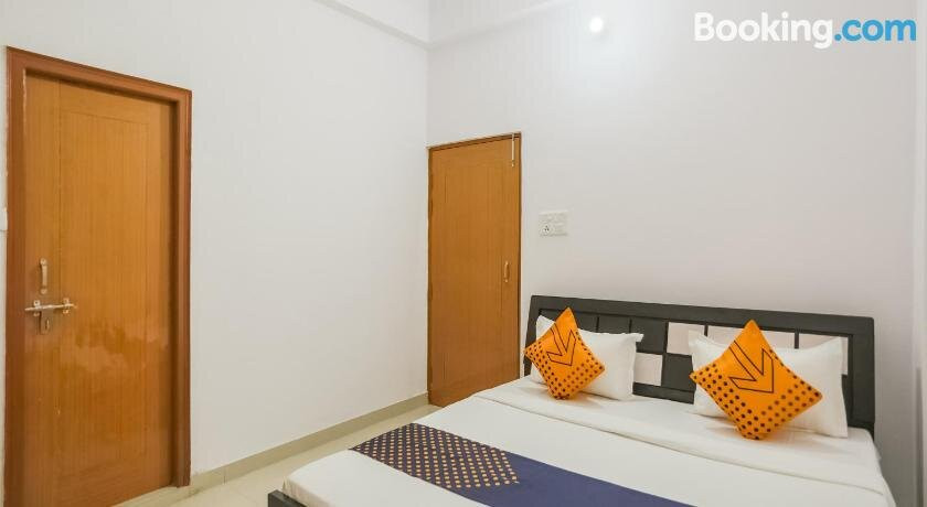 SPOT ON 74038 Shree Palace