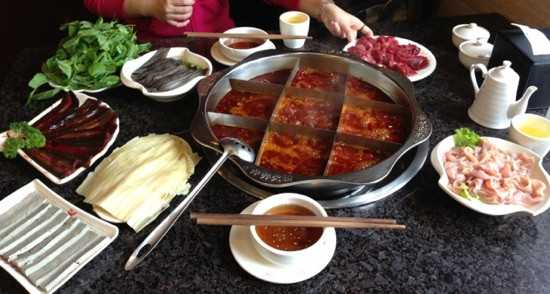 齐齐火锅(解放碑店)主图