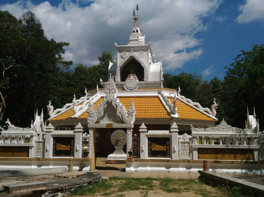 Wat Phukhao Thong景点图片