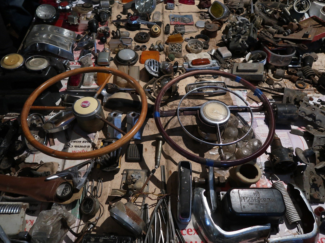 Yangiobod Weekend Flea Market景点图片