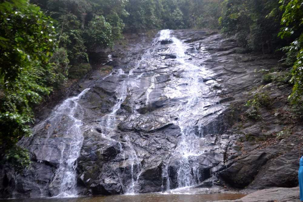 Ton Prai Waterfall景点图片