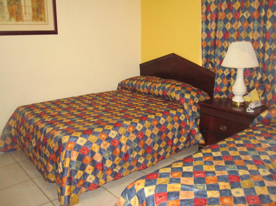 Hotel Ossi Inn