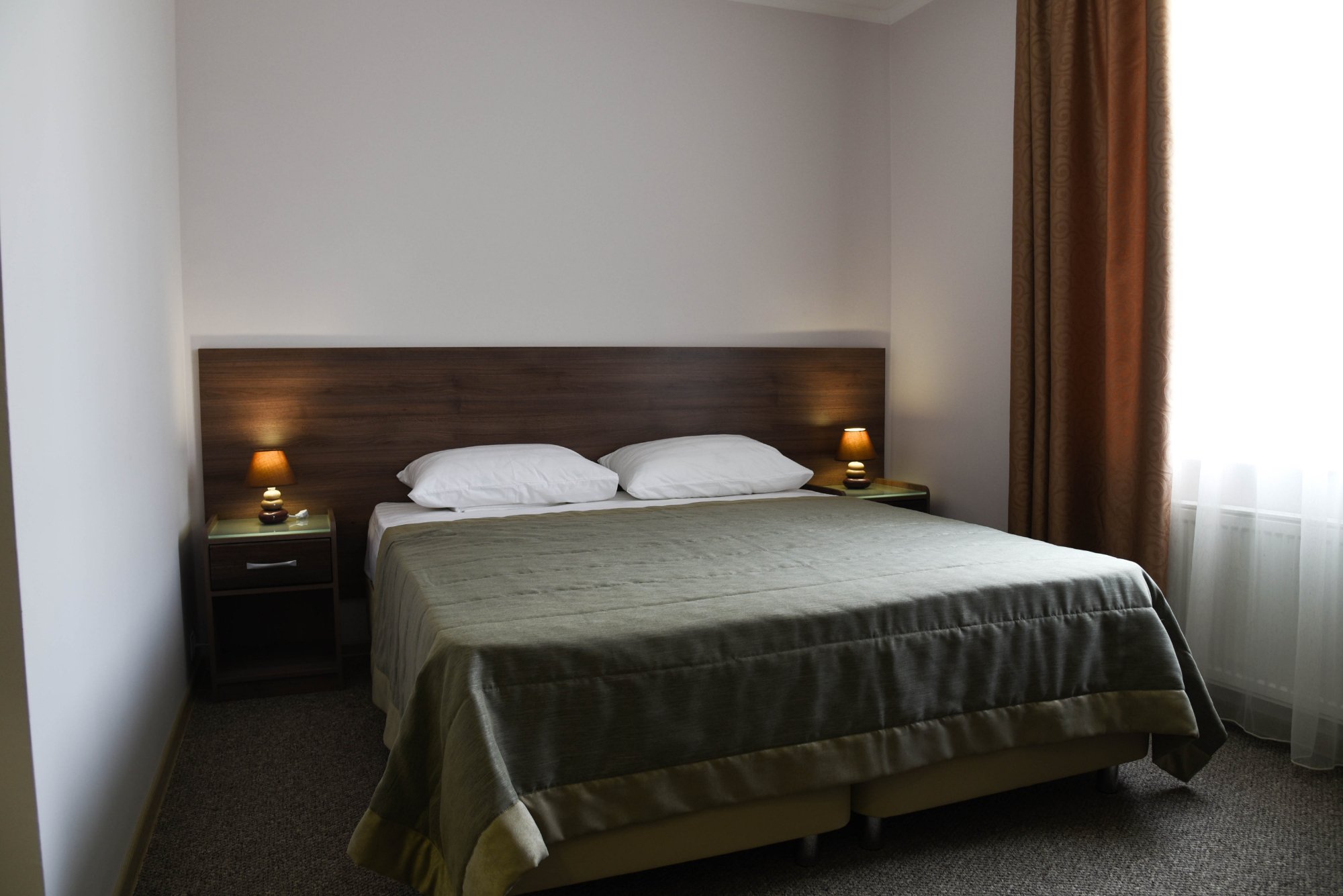 Rest Royally Hotel-官方