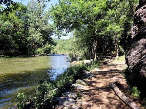 Bor-et-Bar旅游攻略图片