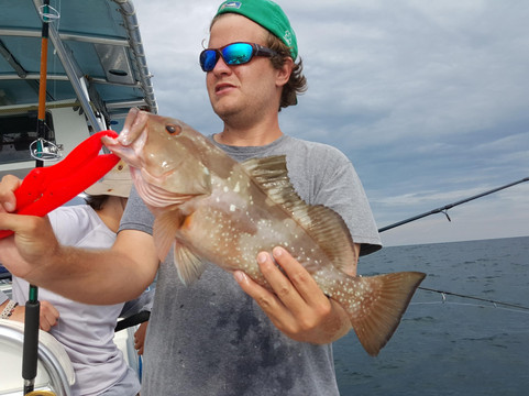 Salty Dog Charters-马德拉海滩必去景点