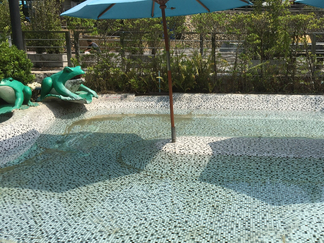 Raksa Warin Hot Spring景点图片