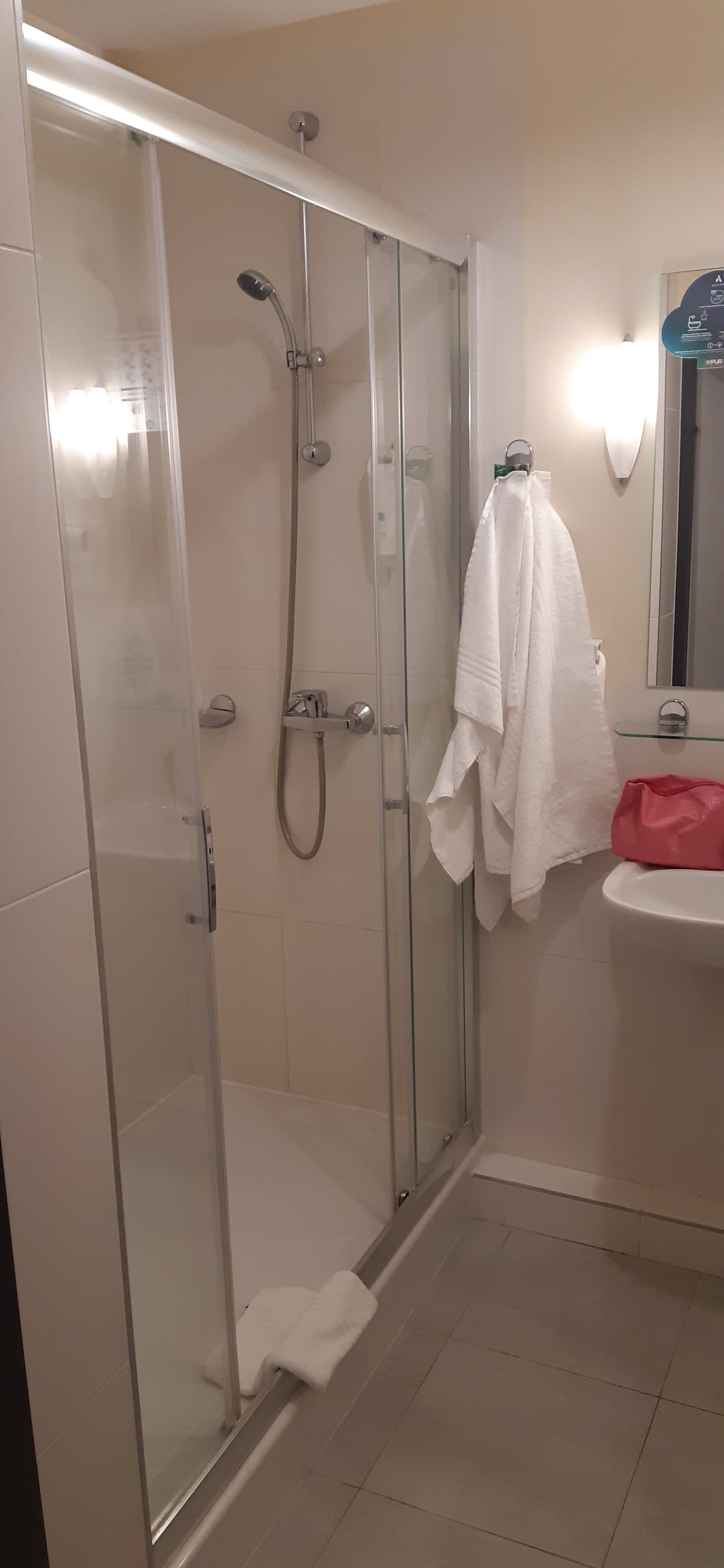 雷斯特酒店-portrait