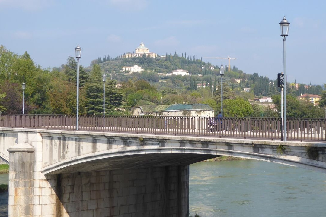 Santuario Madonna di Lourdes景点图片