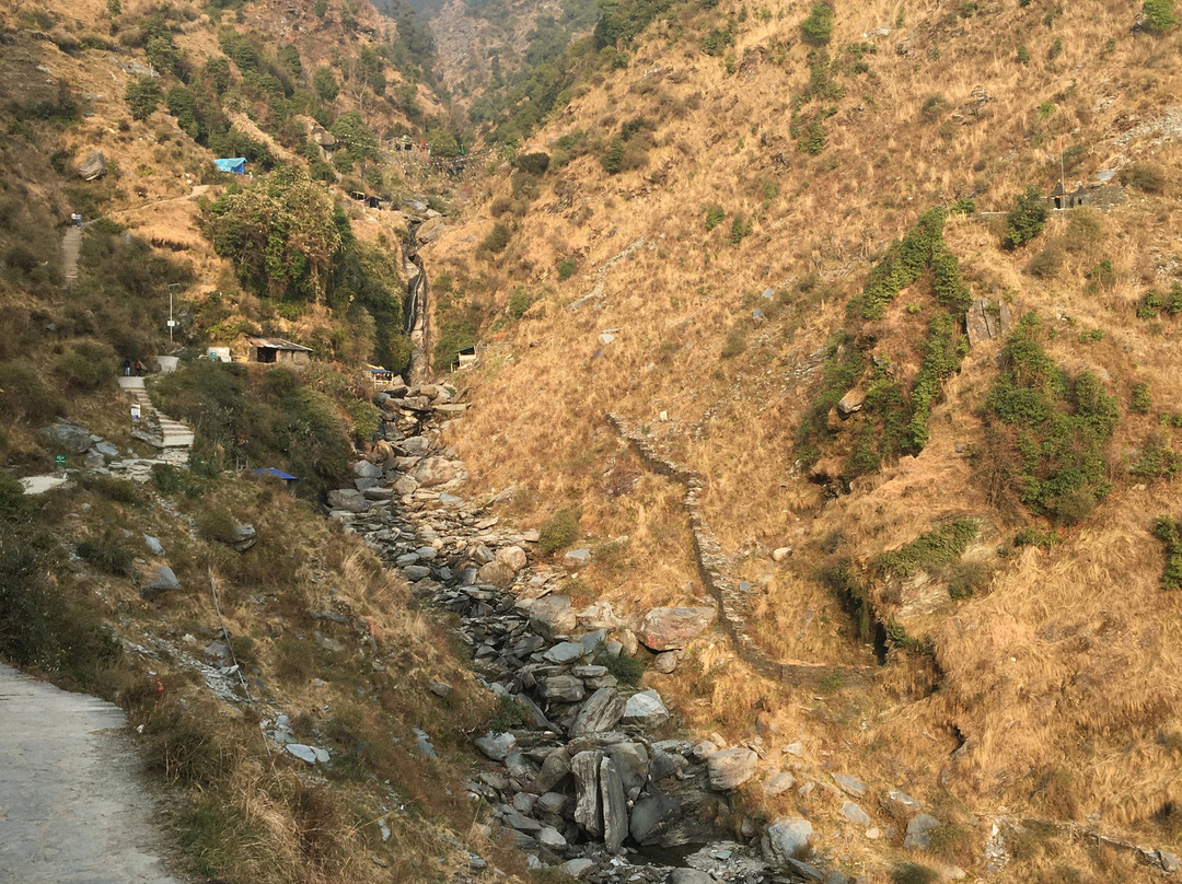 Bhagsu Waterfall景点图片