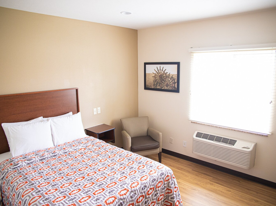 White House Suites Indianapolis Airport主图