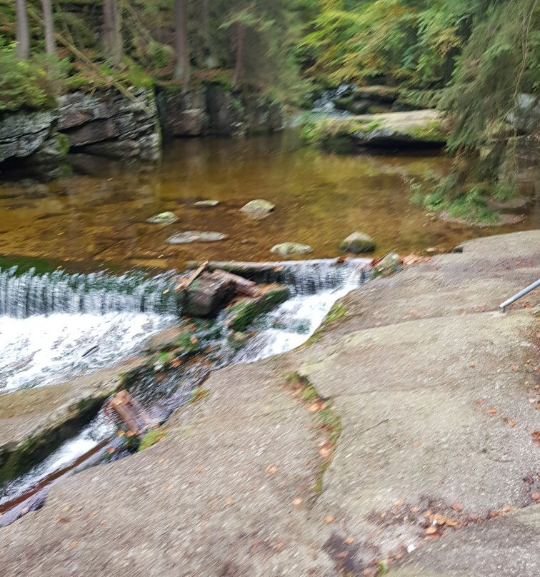 Szklarki Waterfall景点图片