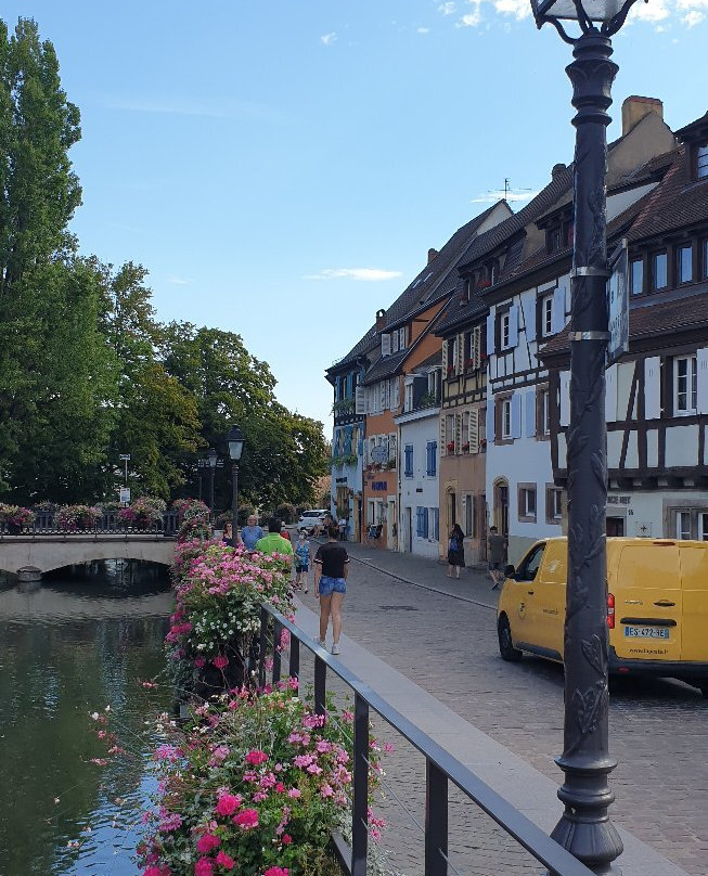 Chez Myriam Cécile Et Caroline主图