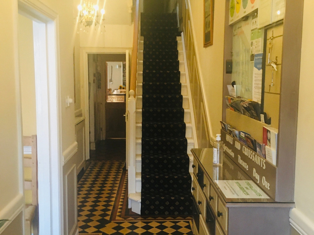 Quilt & Croissants主图