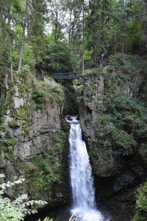Wilczki Waterfall景点图片