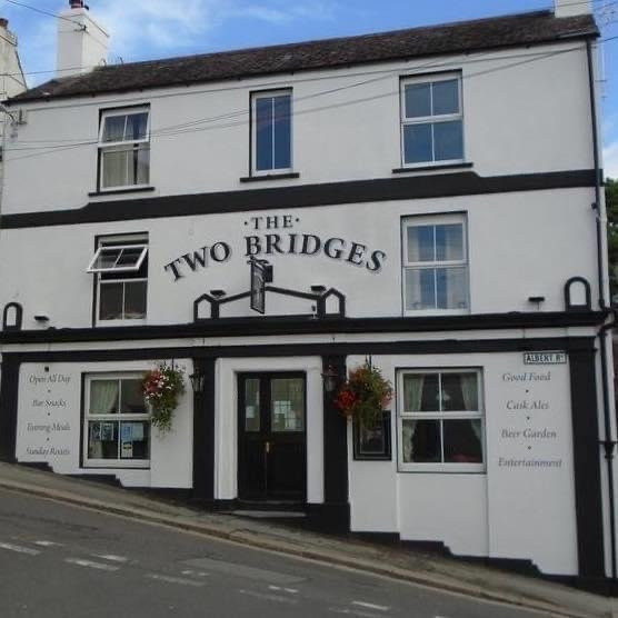 St John-in-Cornwall旅游景点-Two Bridges Inn