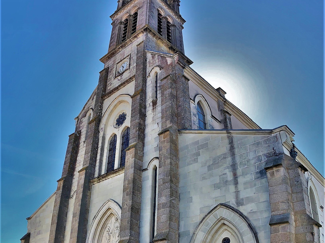 Eglise Saint-pierre-Cugand必去景点