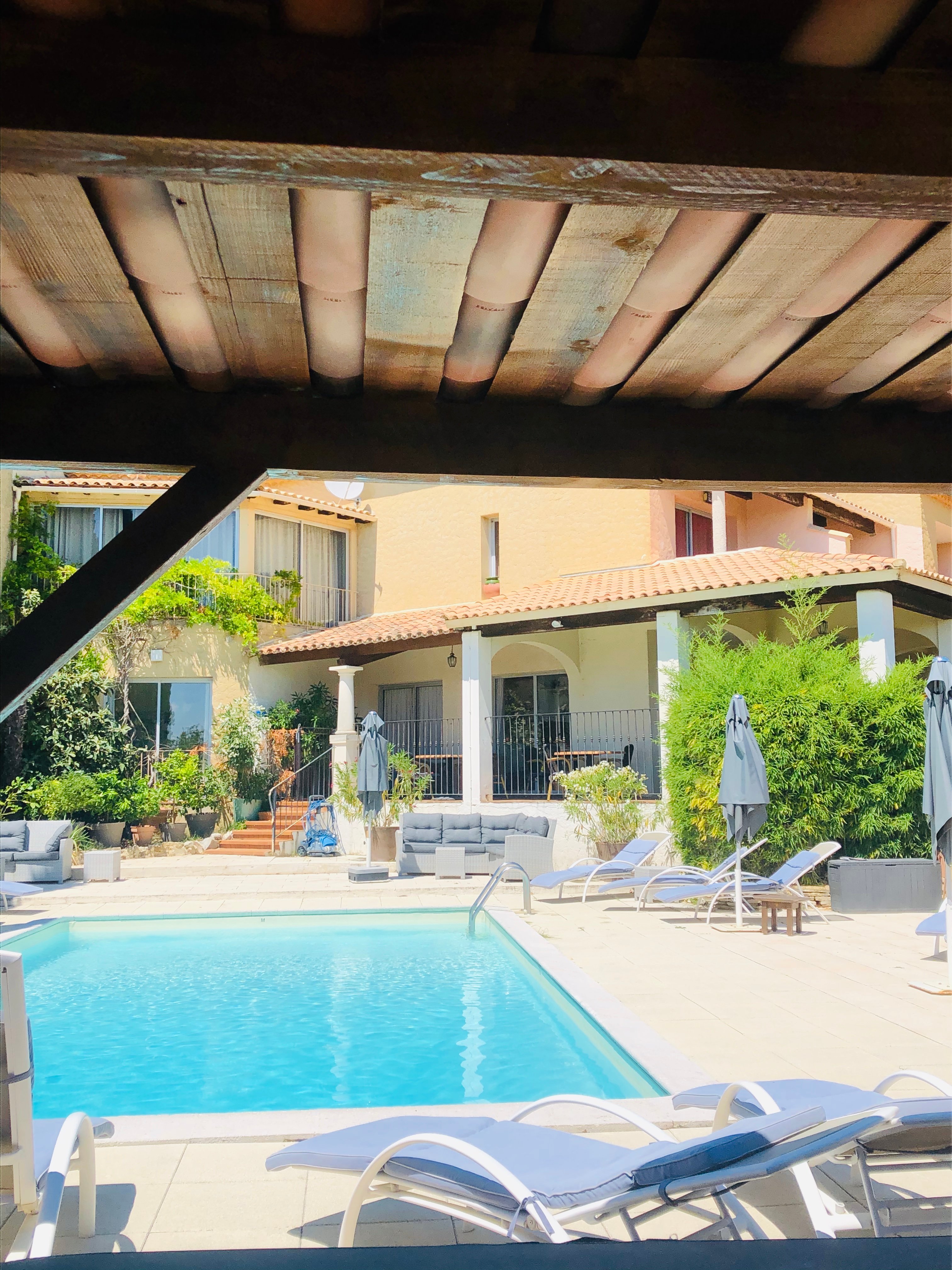 Hotel Restaurant Bellerive-泳池