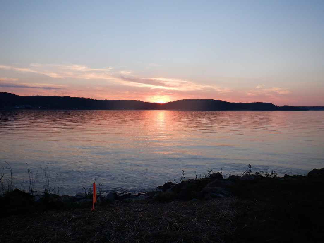 Beach Inn Motel On Munising Bay主图