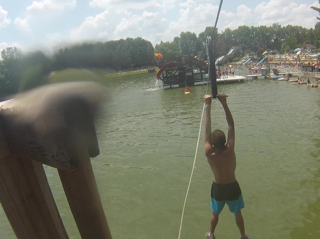 Pine Lake Waterpark景点图片